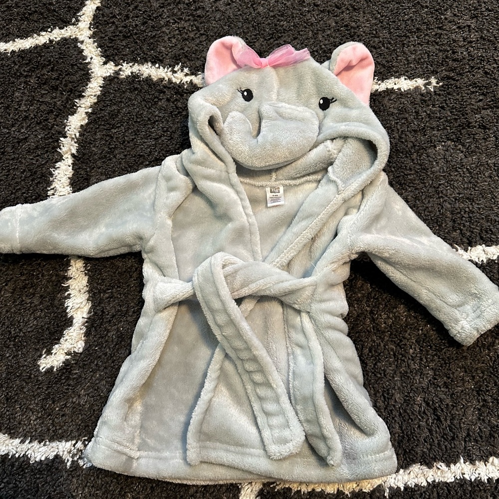 Baby girl’s robe